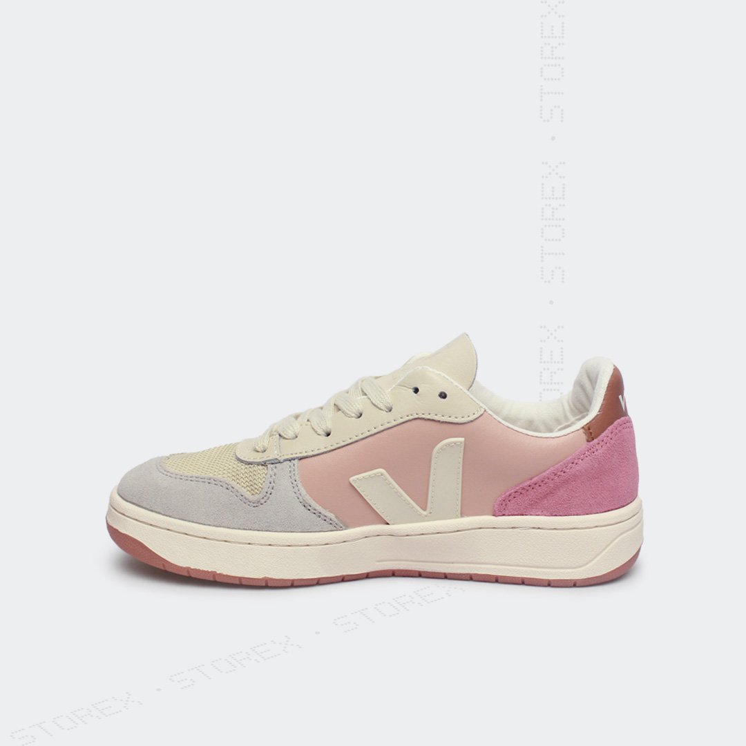 Veja-Pink-Suede-2-1.jpg