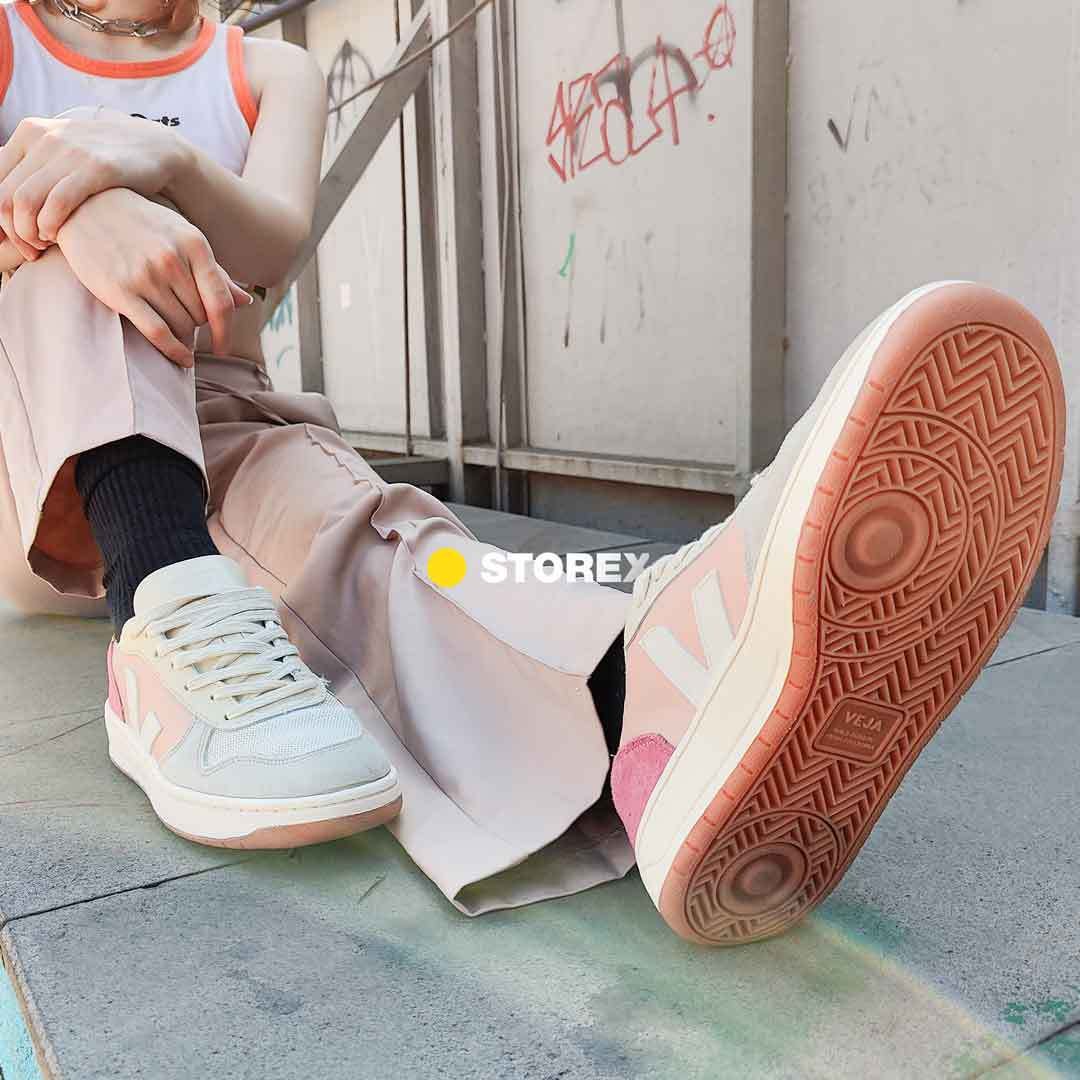 Veja-Pink-Suede-3-1-1.jpg