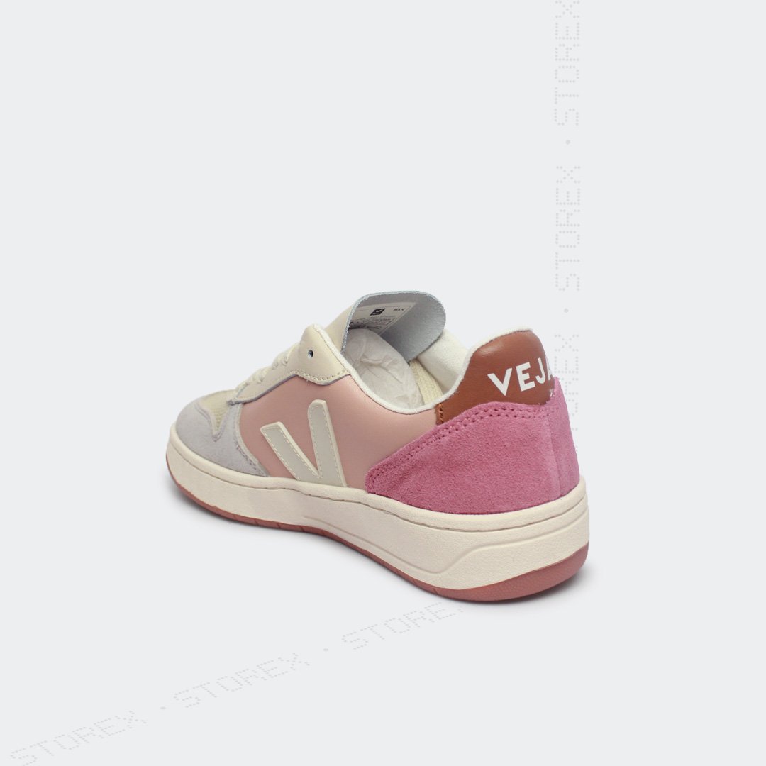 Veja-Pink-Suede-4-1.jpg